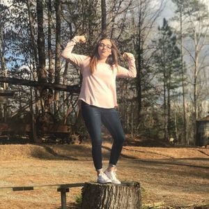 Meet your Posher, Leah